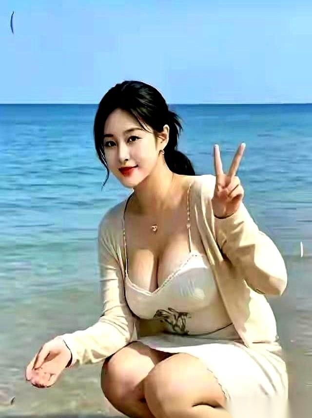 一篇带AI生成投票的内容被推上了热门推荐。
全网都在把极致纤瘦当成唯一标准，现实