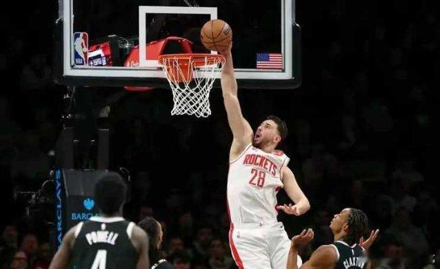 1月2日，NBA常规赛迎来一场焦点对决，休斯顿火箭队坐镇主场迎战布鲁克林篮网队。