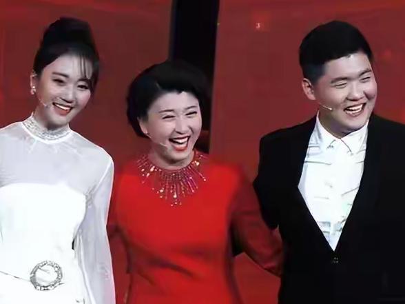 祸从口出。她但凡能低调点，也不至于塌房这么厉害。这就是傲慢的代价吧。

其实，论