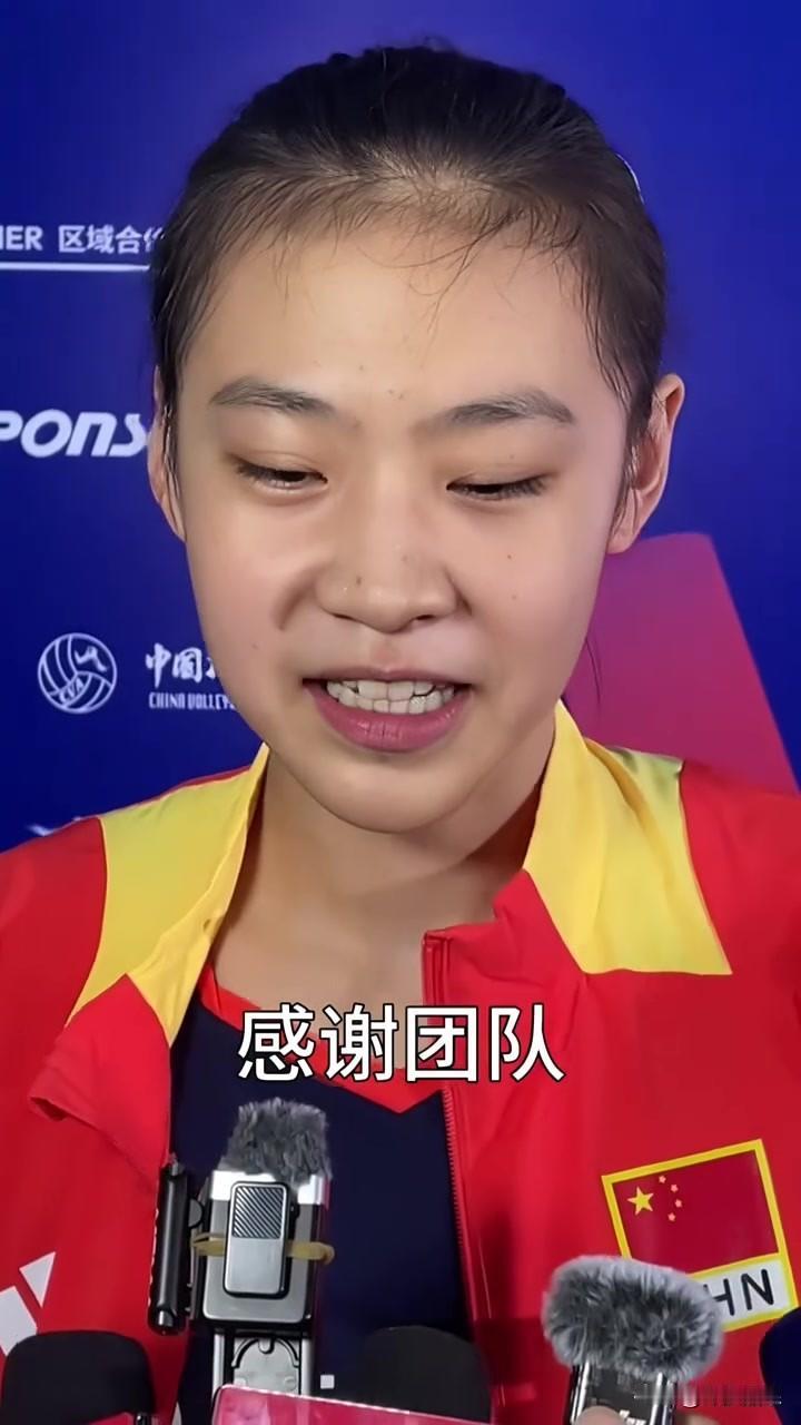 中国女排今晚以3-0战胜塞尔维亚，比赢球更开心的是以下三点！
1.主力能放松紧张