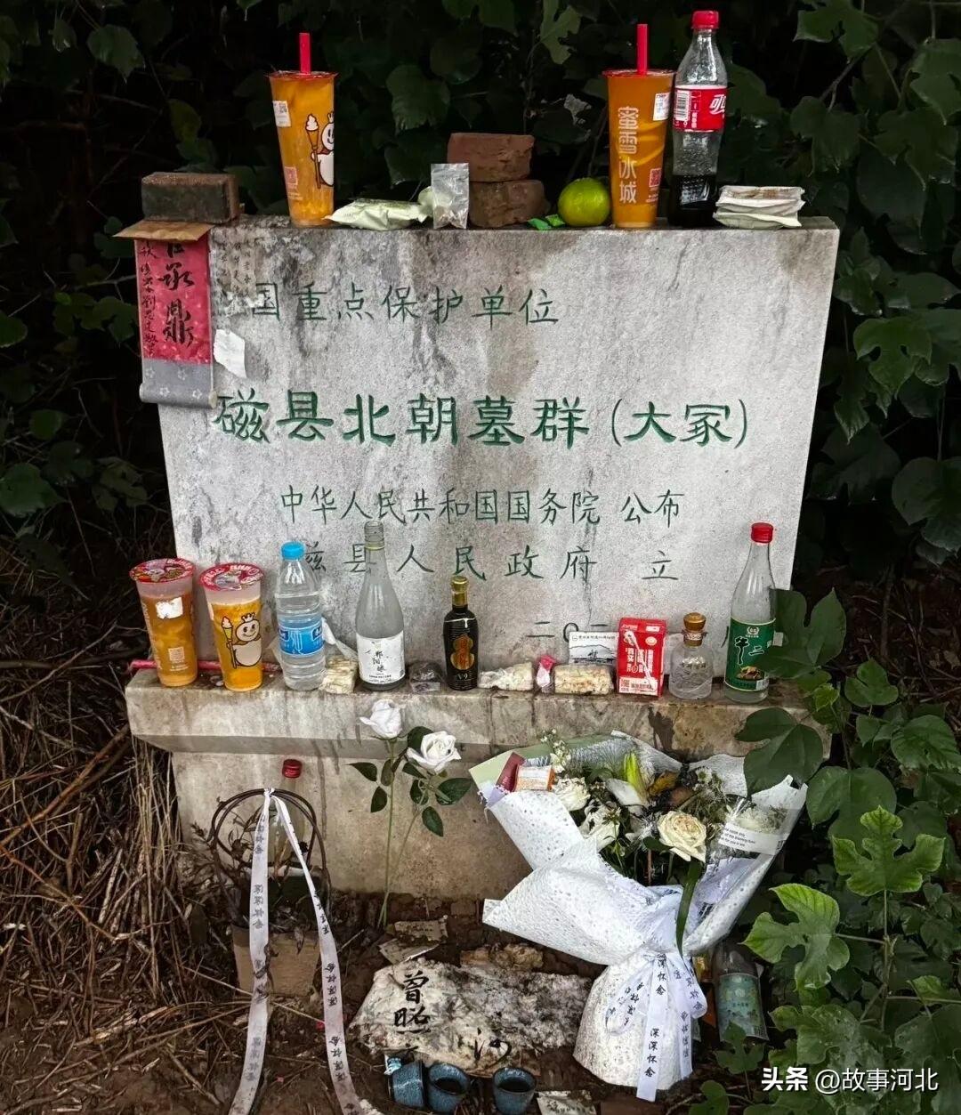 最近一段时间，山西运城稷山县西南一处路面出现坍塌，在坍塌的土堆里，一具具皑皑白骨