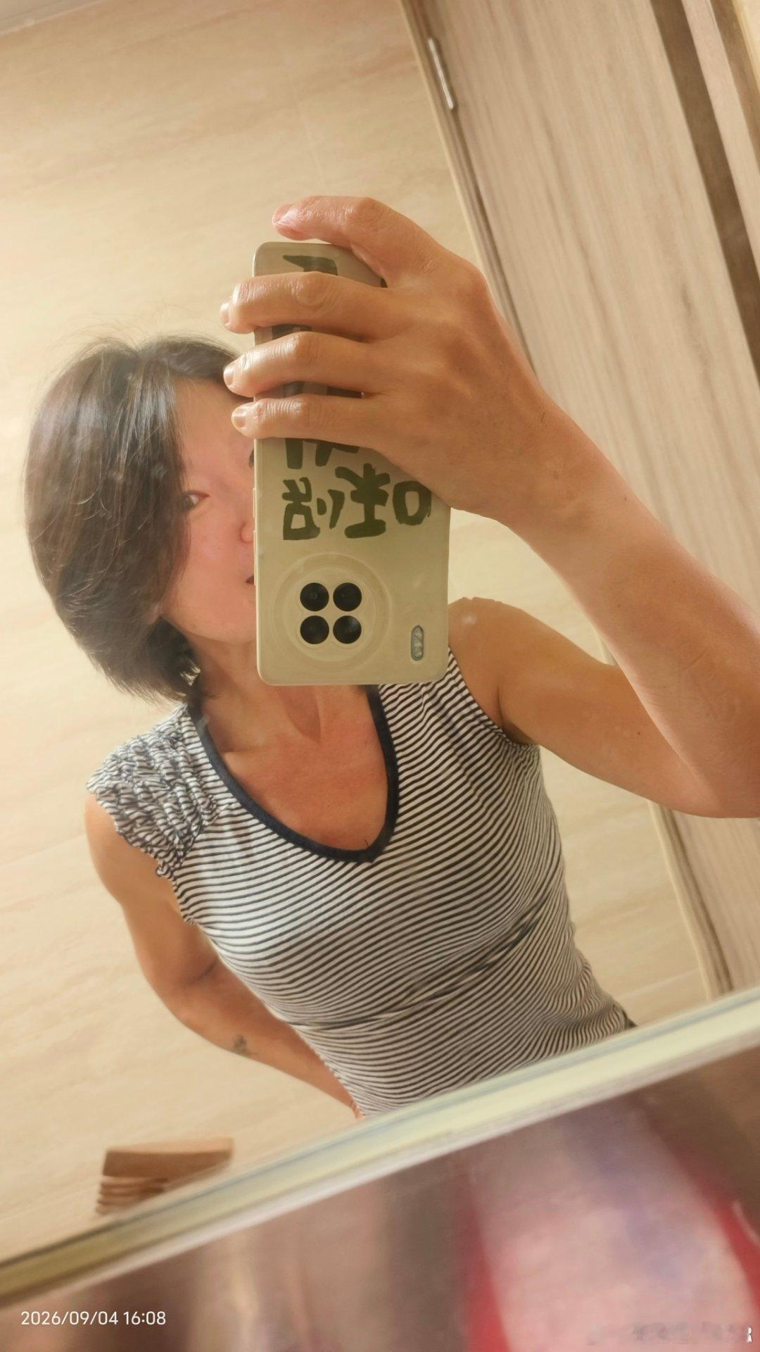 上海還是夏裝，就已經開始收中秋禮盒了。time flies，一年已經過去一大半。