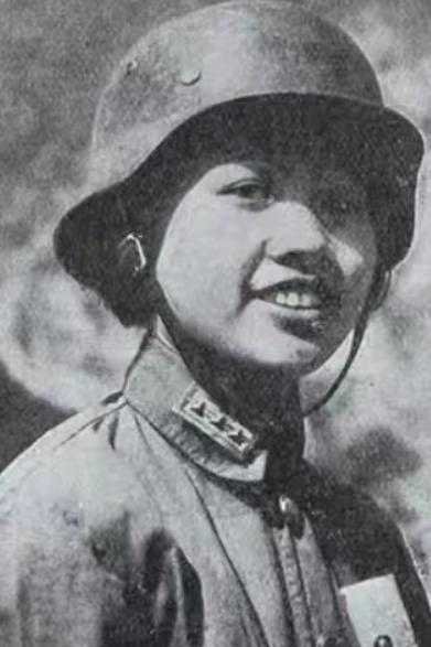 1942年，廖耀湘听说远征军有一个女兵活着走出野人山，他大感惊奇，连忙接见她，率