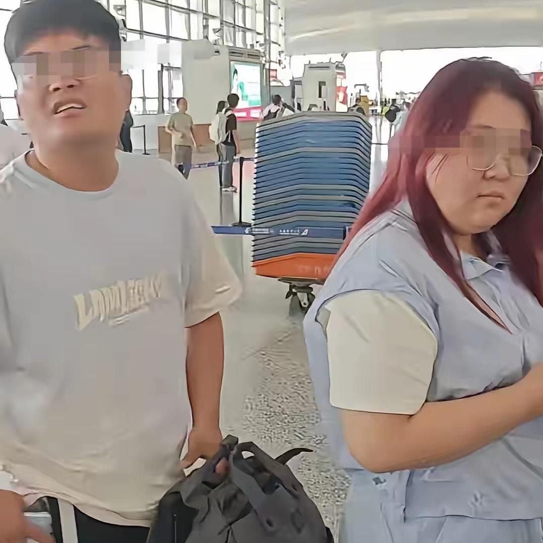 你能想象在返程高峰的机场，会有人因为插队不成而大打出手吗？10月8日返程高峰，南