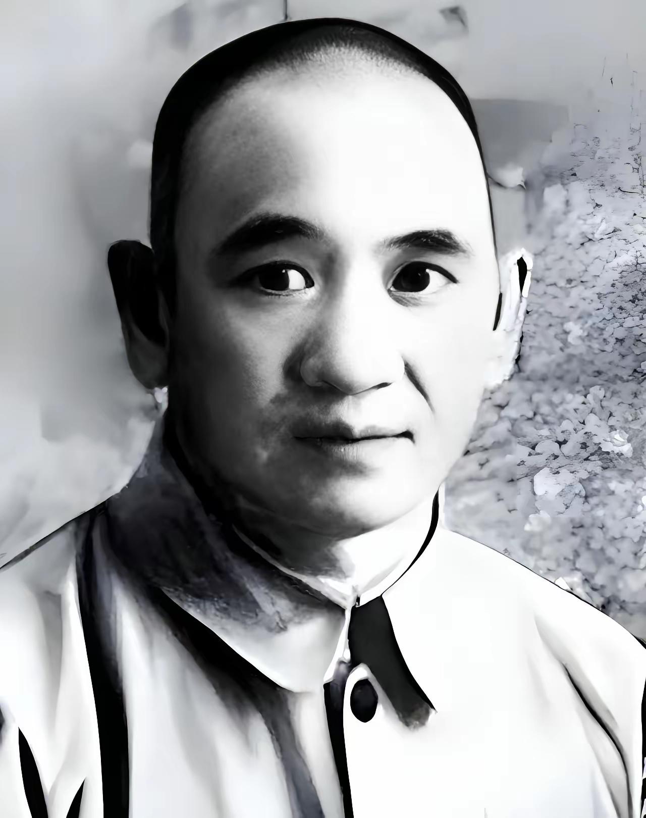 他是第一任河北省委书记，曾自愿放弃授衔机会，主政河北17年，努力恢复河北经济发展