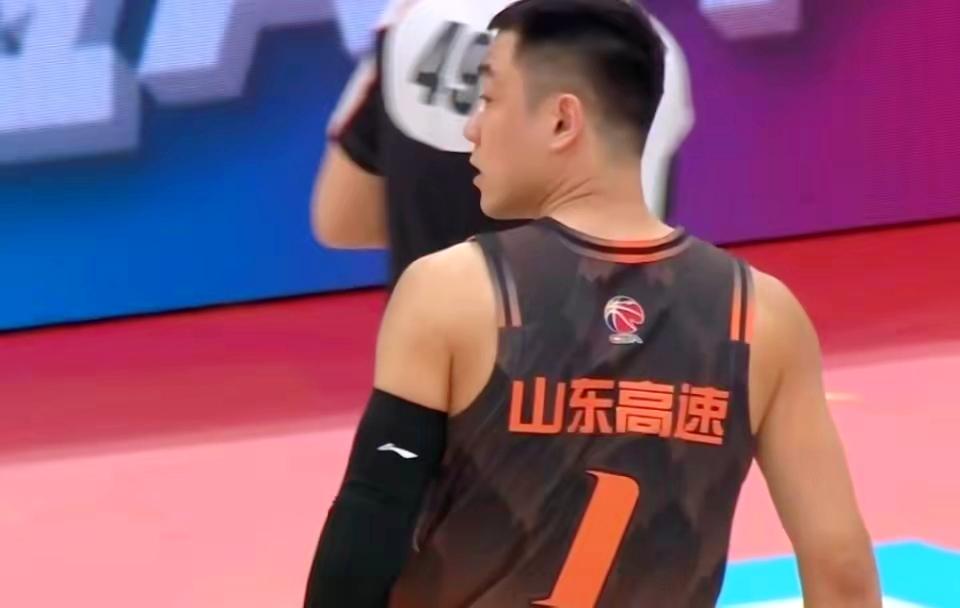 高诗岩需要从打球不敢犯错，到敢于积极冒险

比赛最后还剩1秒时间，球队落后对方三