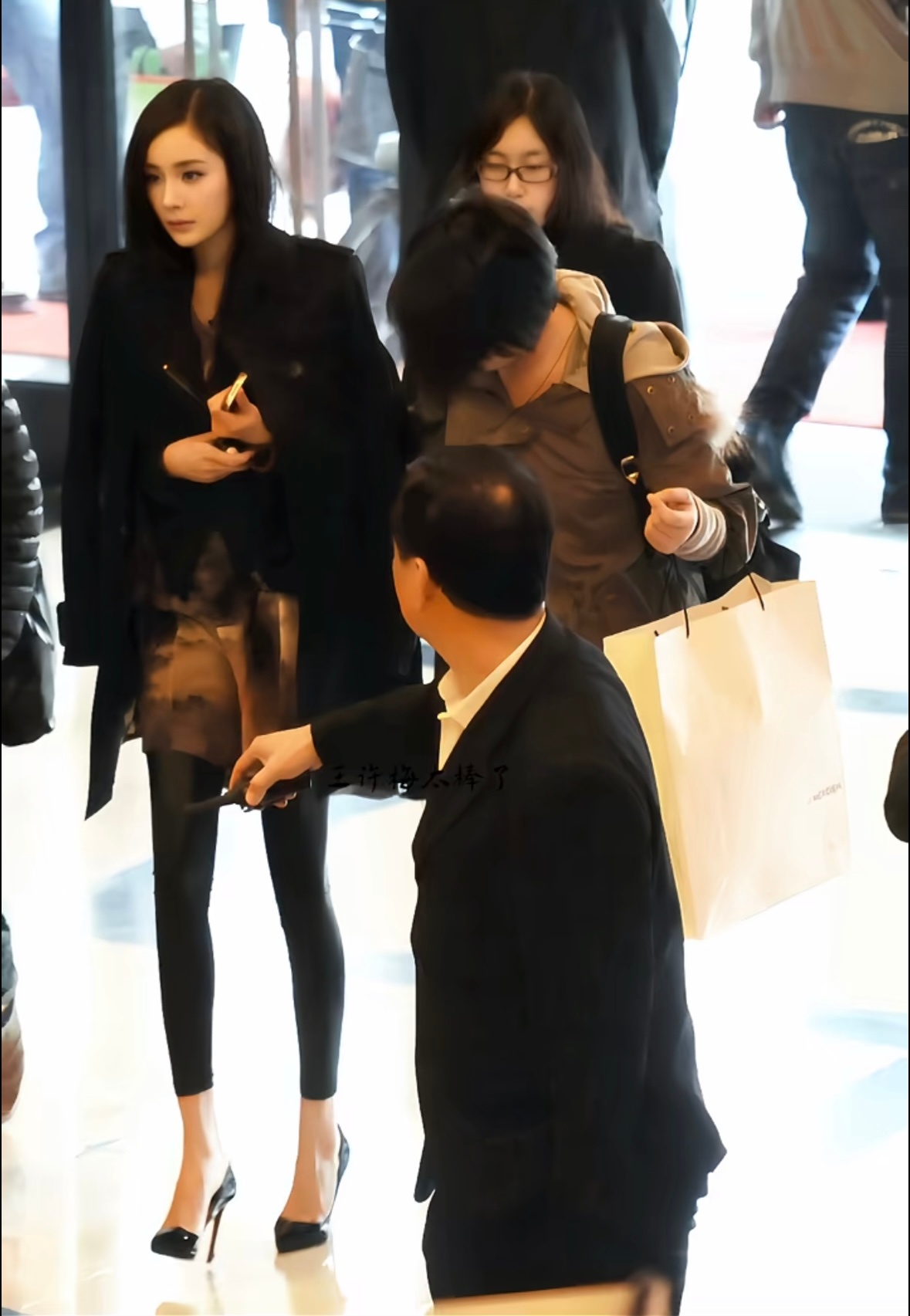 幂 我细细的小腿根审美鼻祖….