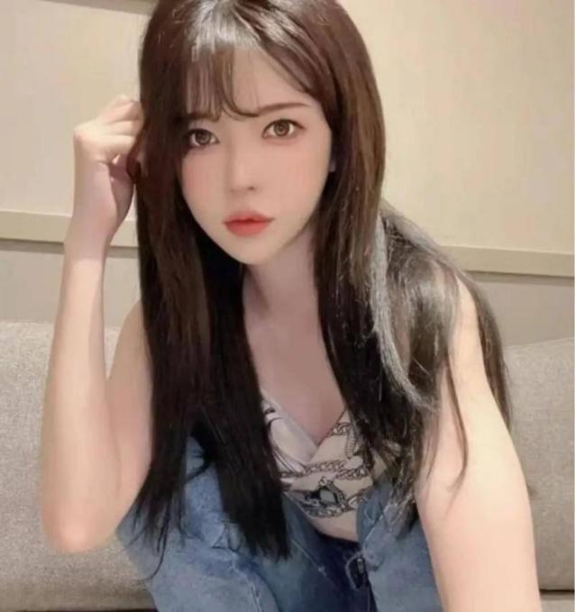 近日，韩国美女网红边娥英在柬埔寨旅游后失踪，之后其尸体被发现裹着一块红布被扔在一