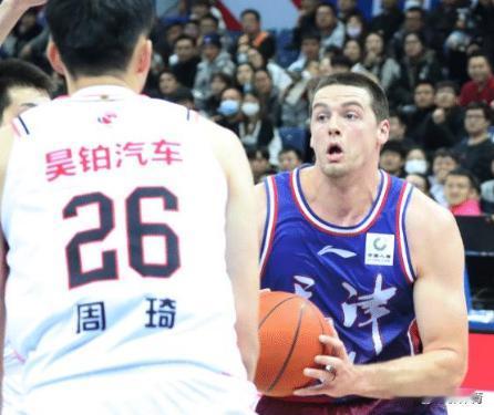 北京时间1月30日19:35，CBA常规赛第37轮广东主场迎战天津，本赛季的广东