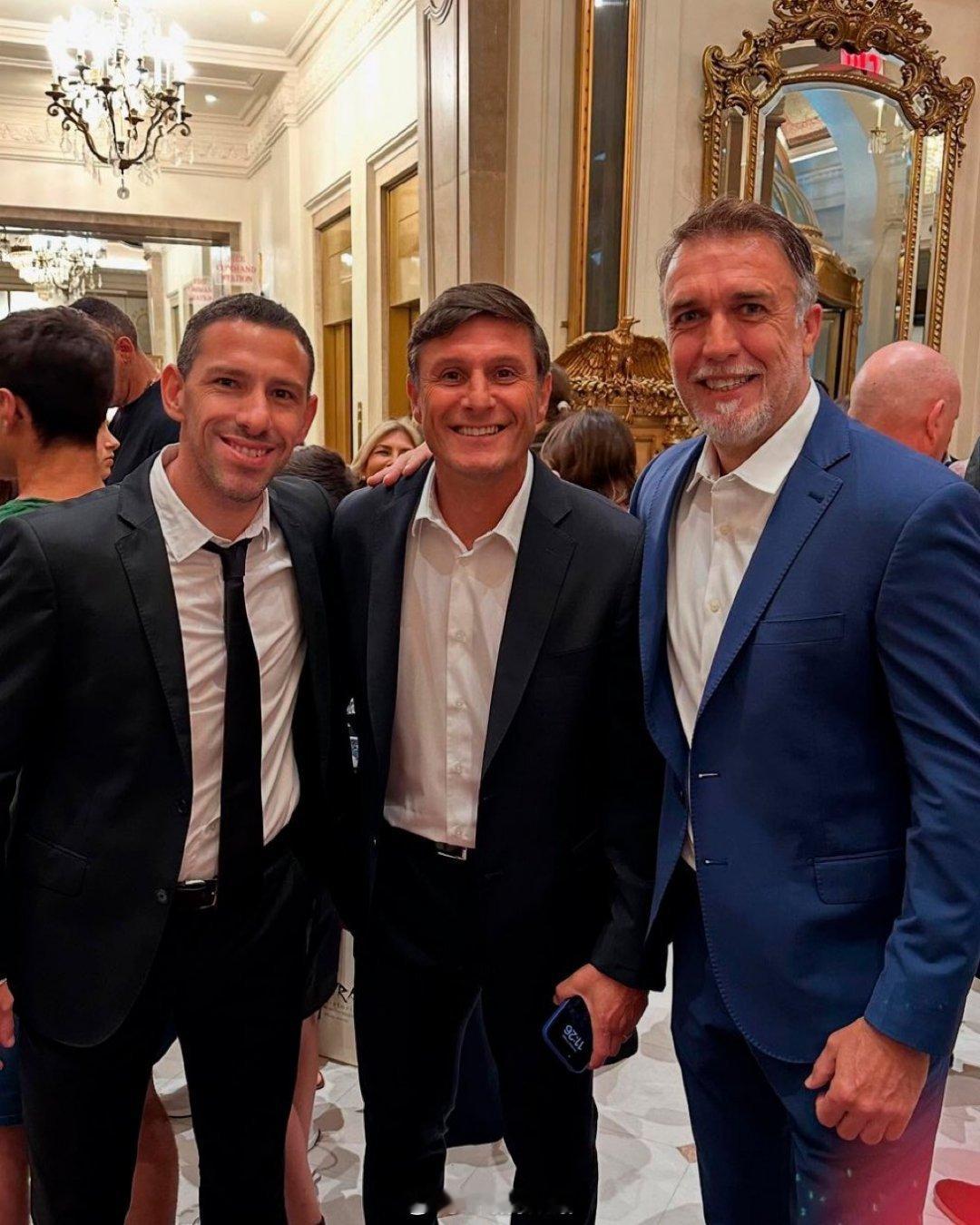 都是大咖啊[泪]🇦🇷 这是纯粹的阿根廷队，马克西·罗德里格斯、哈维尔·萨内蒂
