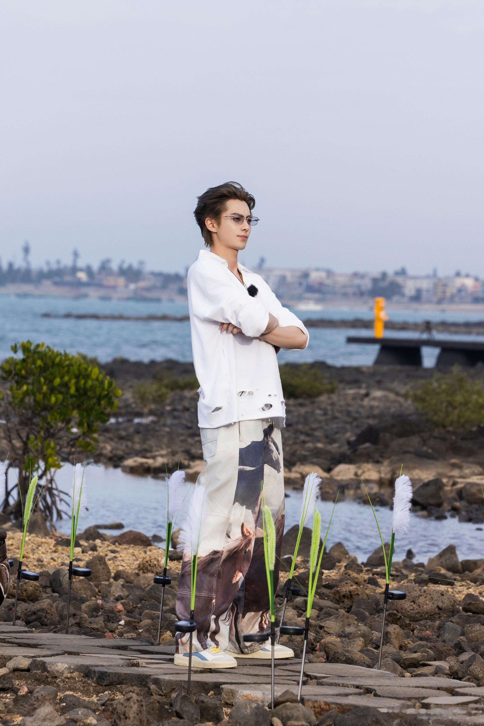 王鹤棣 不用高高在上的说教，王鹤棣以自身为例劝导父女 用真心换真心，亲爱的客栈 