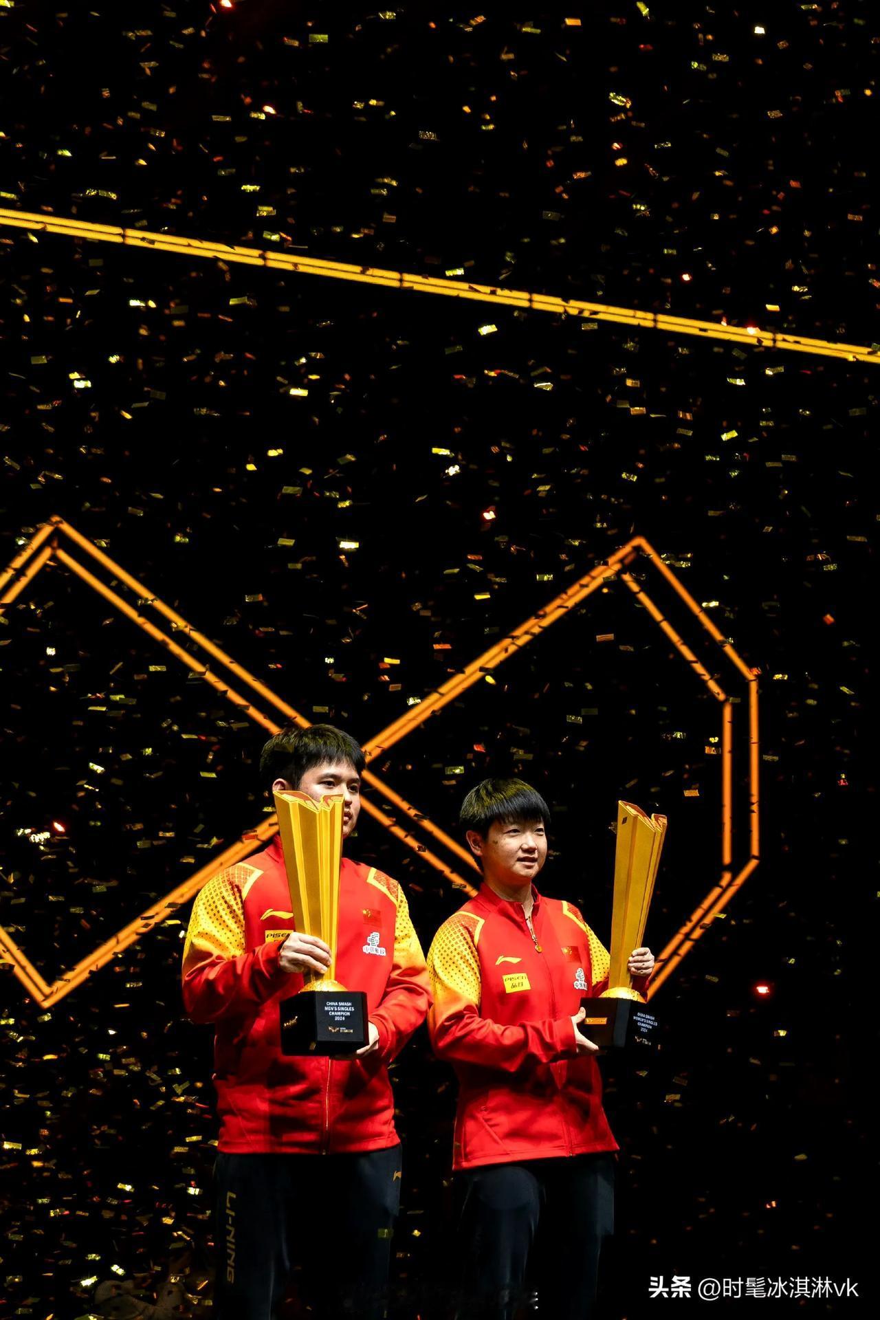 男单冠军林诗栋和女单冠军孙颖莎合影啦！又是这俩人[捂脸]

上次在澳门就是他俩，