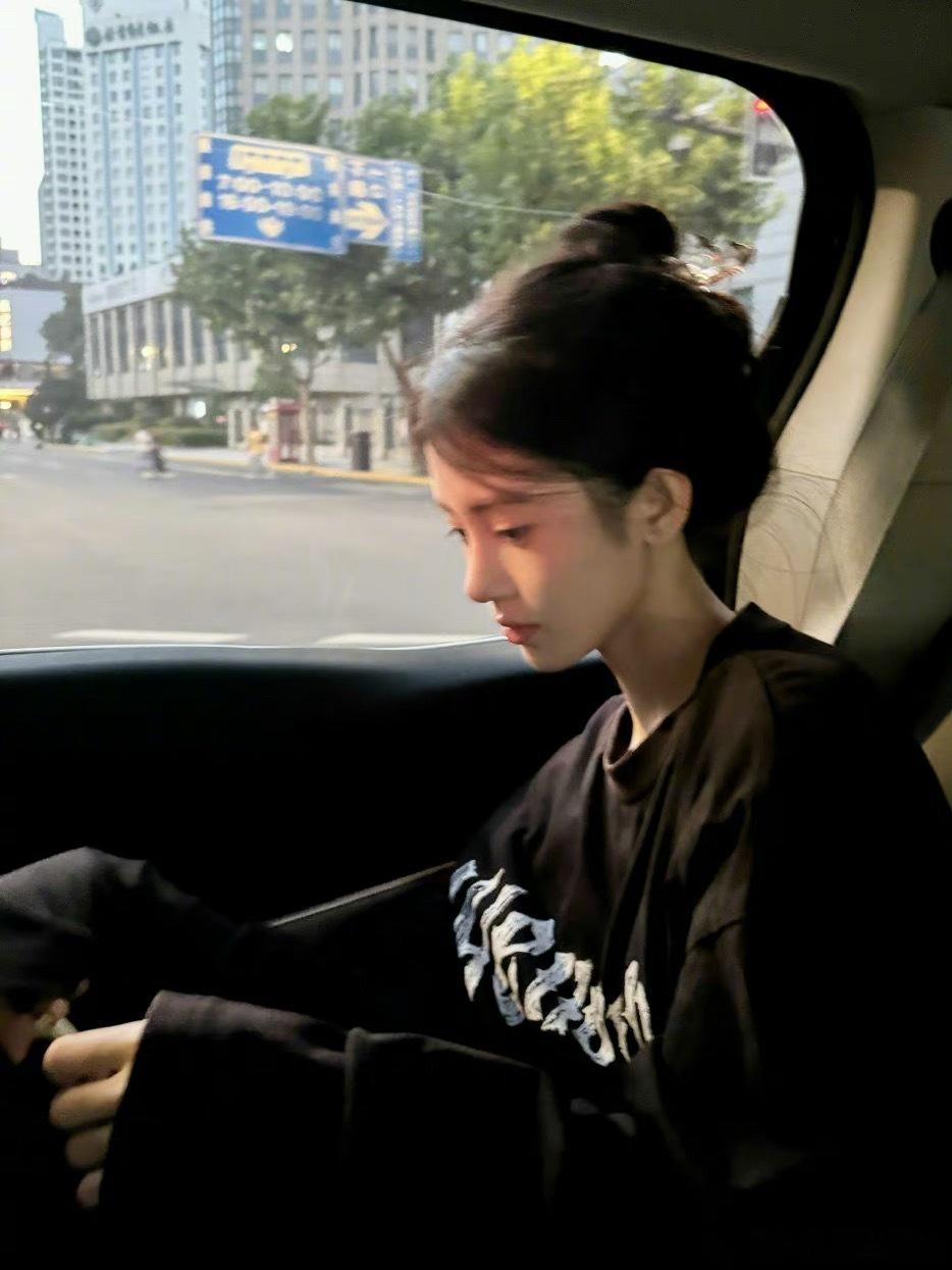 鞠婧祎鞠婧祎掌管侧颜的神侧脸的神鞠婧祎！！！！下辈子我要接这张伟大的脸