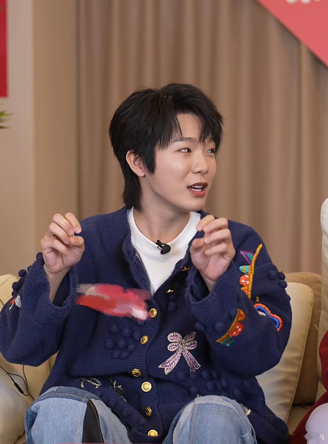 倪萍眼中真实的李小冉  倪萍直播力挺李小冉，称其心地好又勤劳，刀子嘴下是温情，面