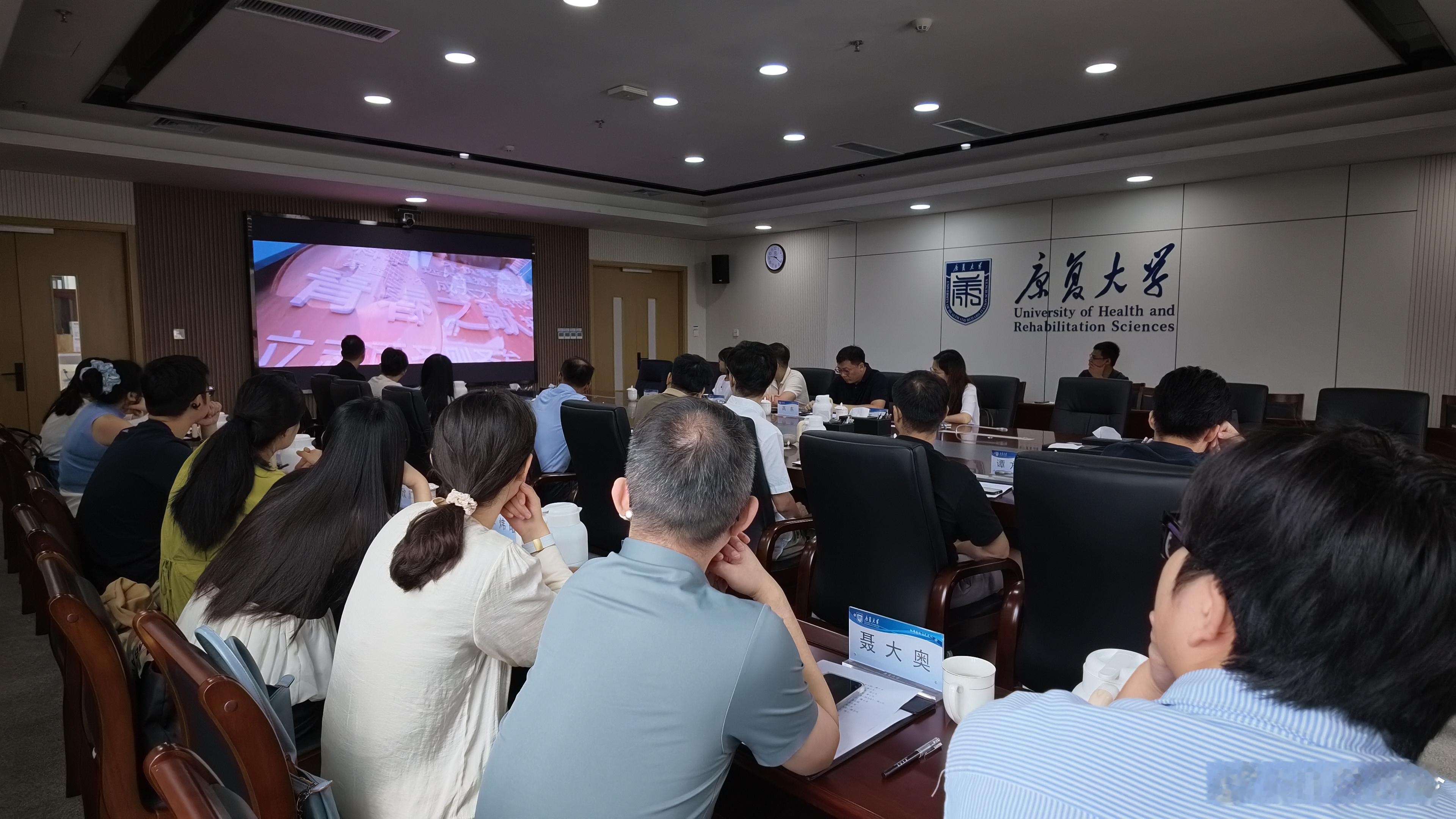 港澳博士生齐鲁行在青收官城市发展靠人才，希望各位人才可以扎根青岛，大家一起让青岛