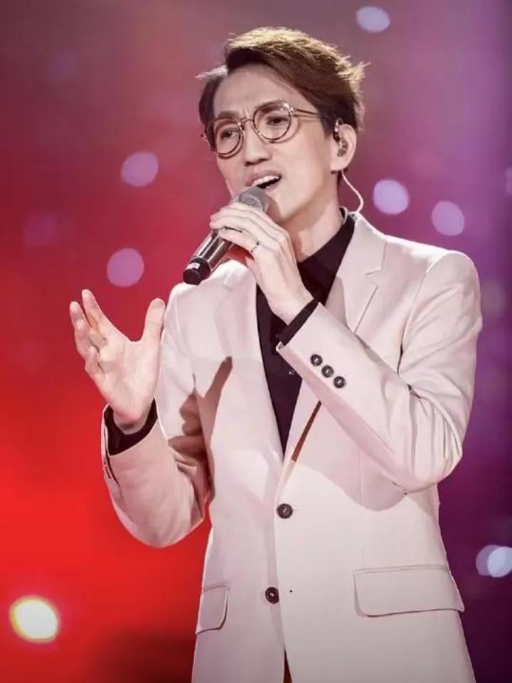 歌手2025：林志炫改编获音乐人认可却遭淘汰，观众与乐评人意见不一？
 2025