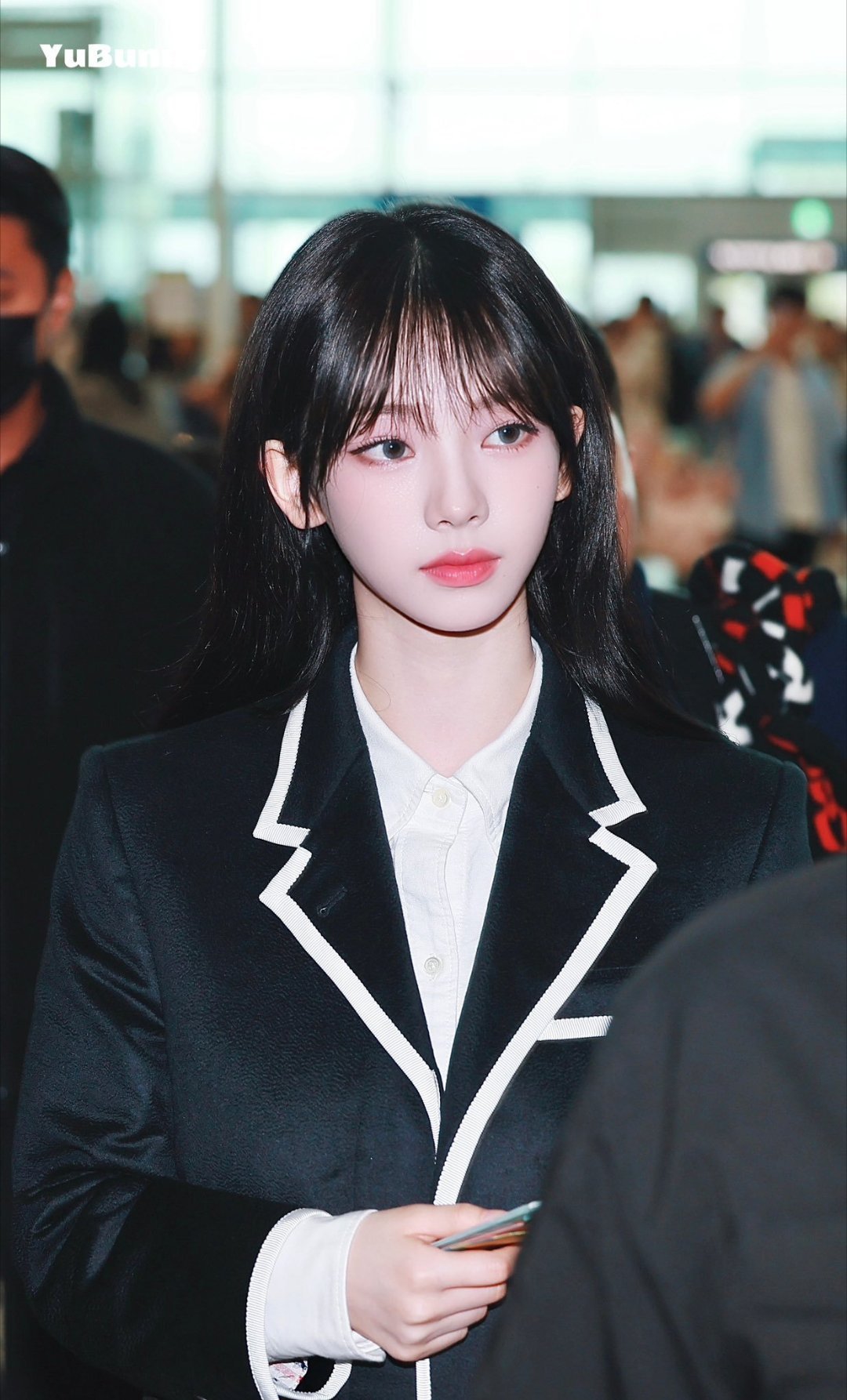 柳智敏 230702黑猫学妹一位🖤🎓(生图看起来隔着屏幕有股香气 
