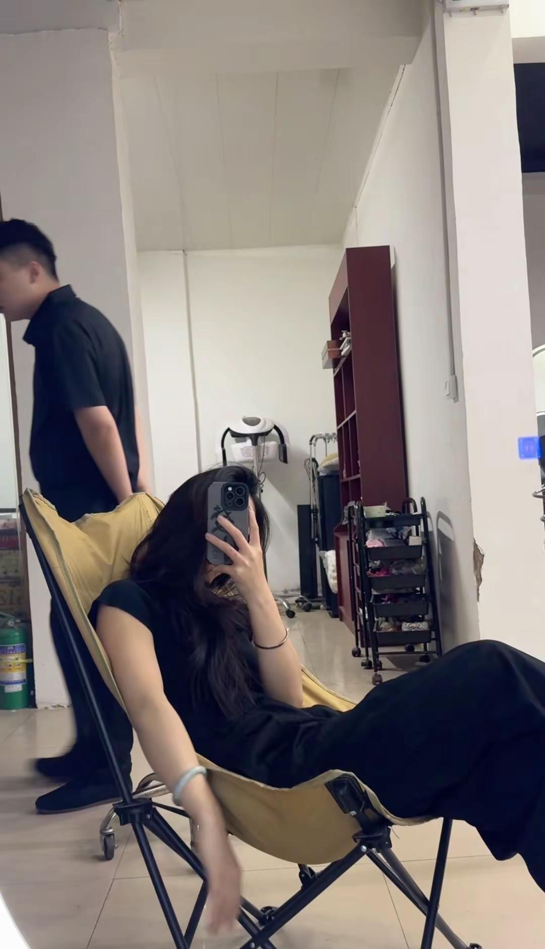 动了无数次离婚的念头一次比一次强烈了别人眼里都是不值一提的鸡毛蒜皮针尖不大 扎人