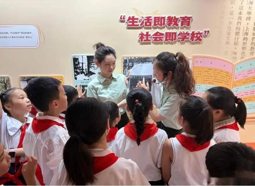 我家孩子今年暑假，没研学、没报班、没旅游，就靠日常生活体验，获得学校的“实践小能
