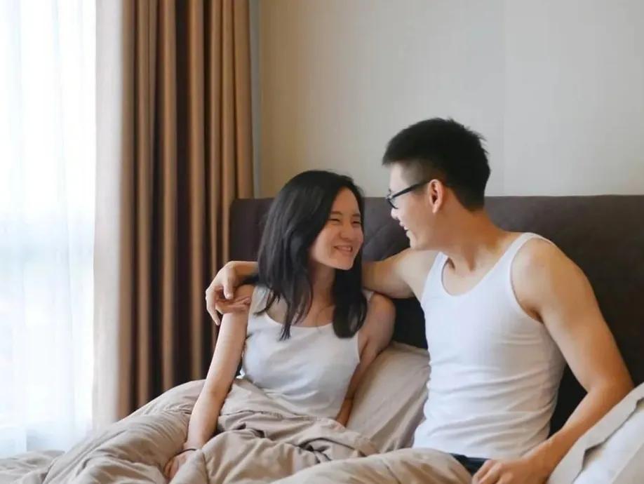我认为不支持婚前同居（178字）
 
婚前同居没有绝对对错，因人而异。从积极层面
