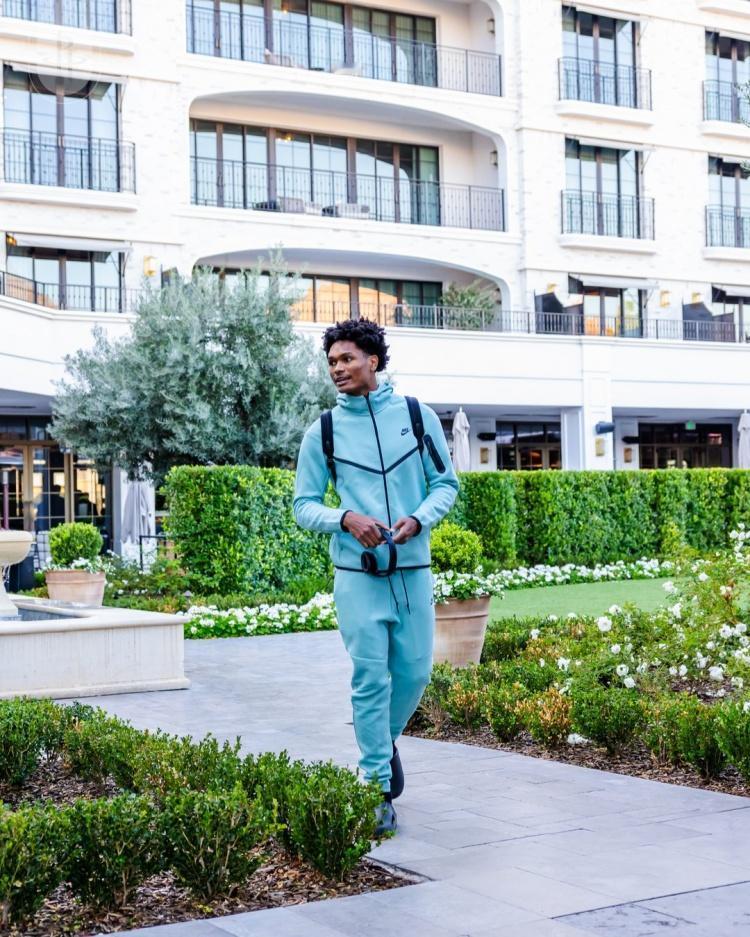 当年休斯敦火箭队虽然错过了文班亚马，不过他们还是幸运地用4号签摘下了阿门汤普森这