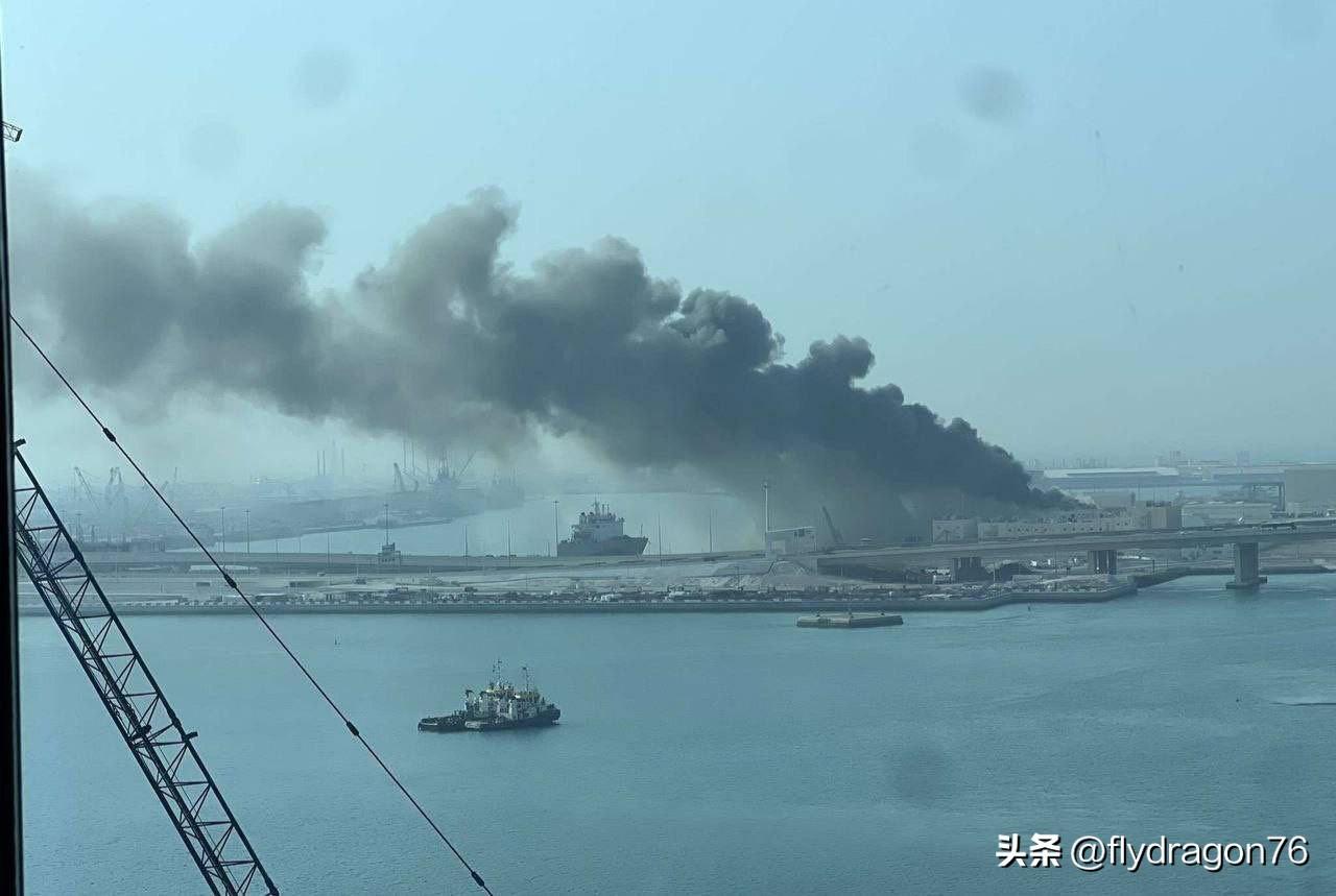 🇦🇪🇮🇷 伊朗袭击了位于阿联酋阿布扎比的法国海军基地“和平营”。