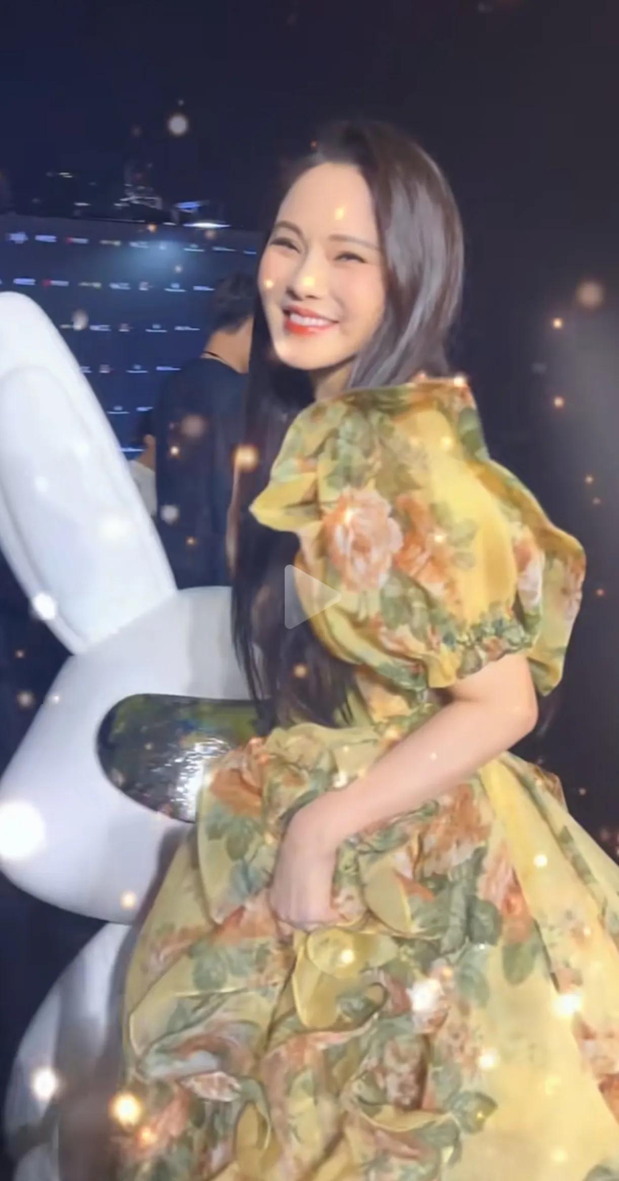 伊能静年纪越大越美，快60岁了，长得还像少女一样。