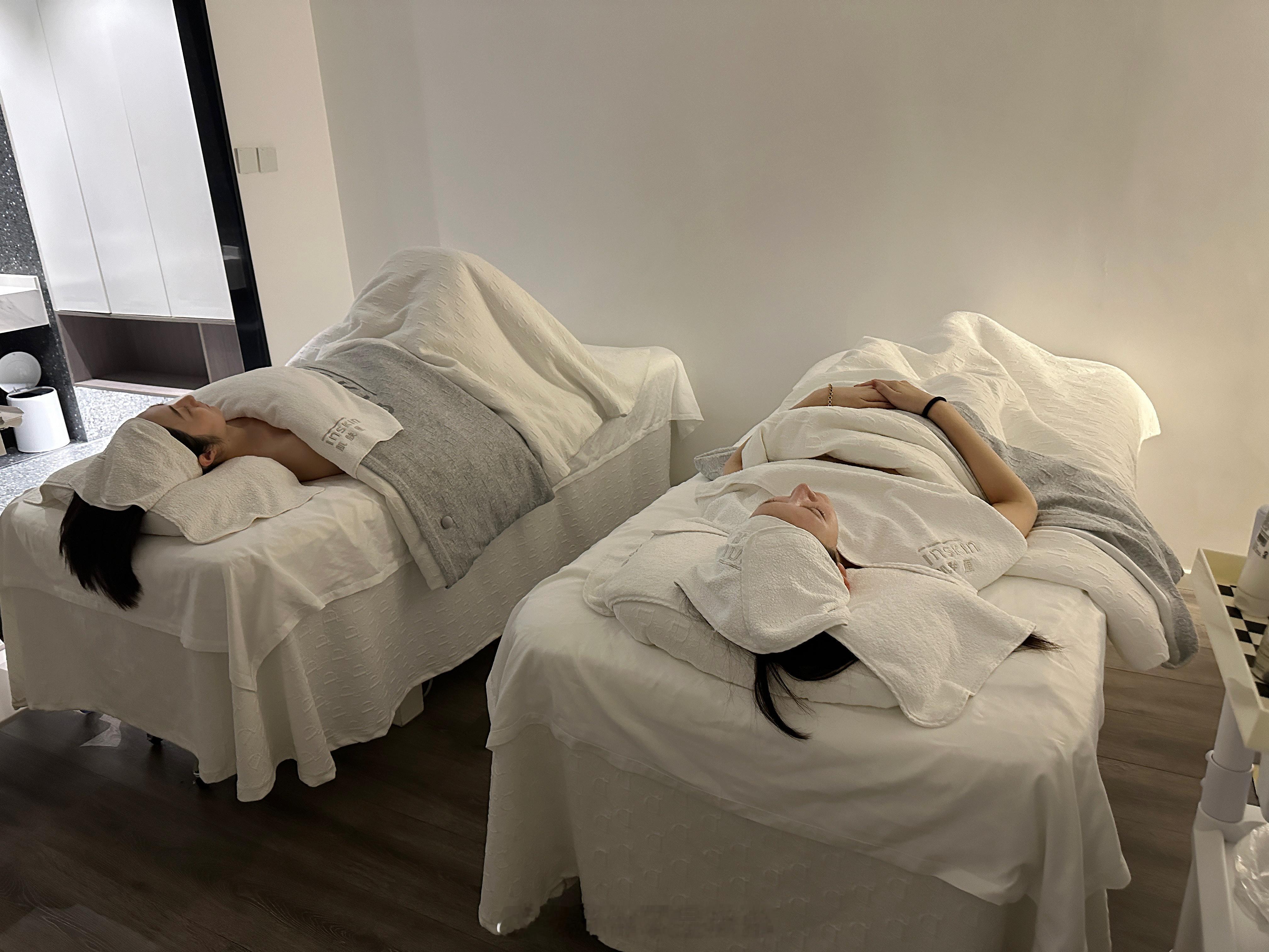 最近养好了皮肤体重又回到了理想学会了新菜当下的自己就是最好的 ​​​