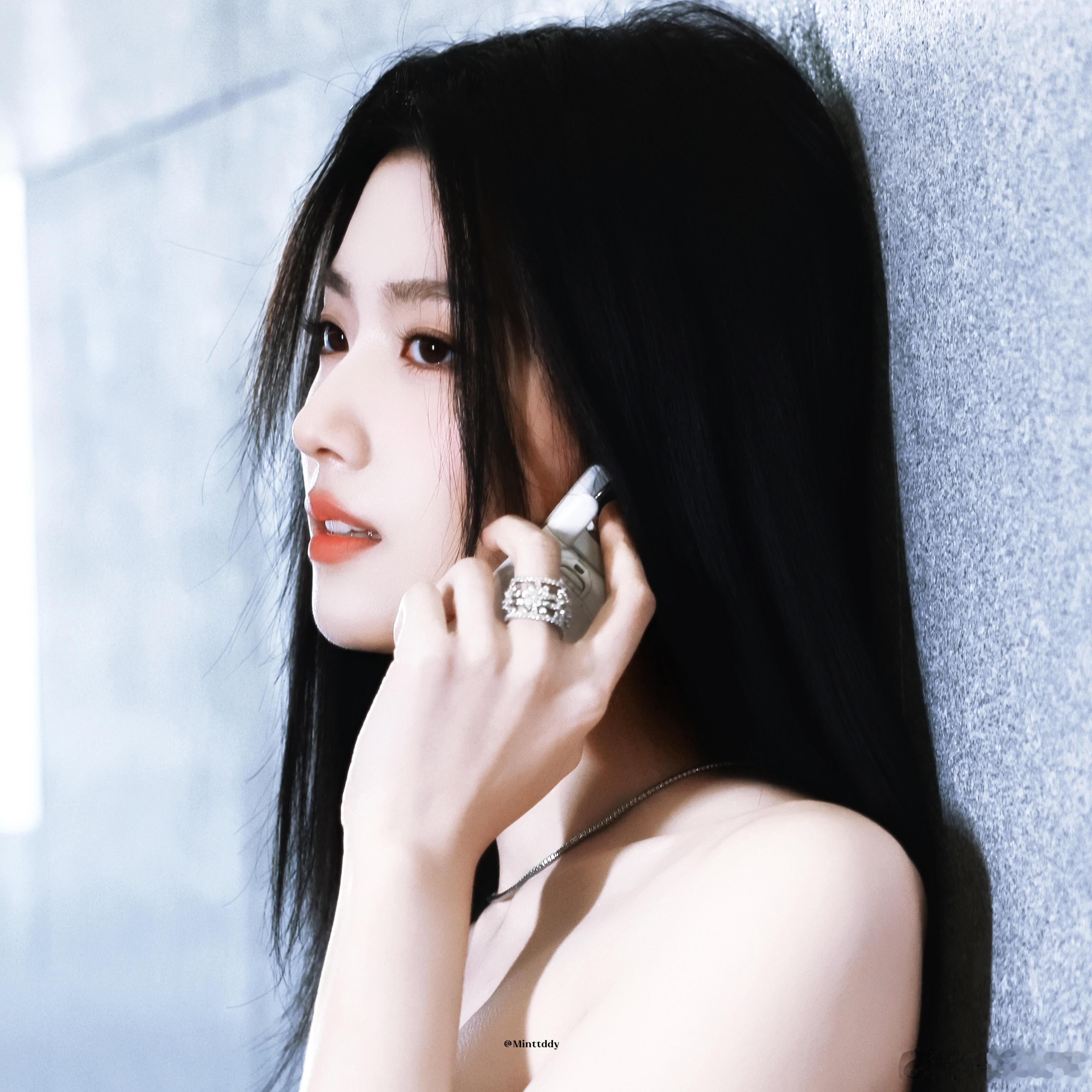 卢昱晓  卢昱晓 * 可爱噜噜🐇. ݁₊ ⊹ . ݁˖ .卢昱晓｜ 