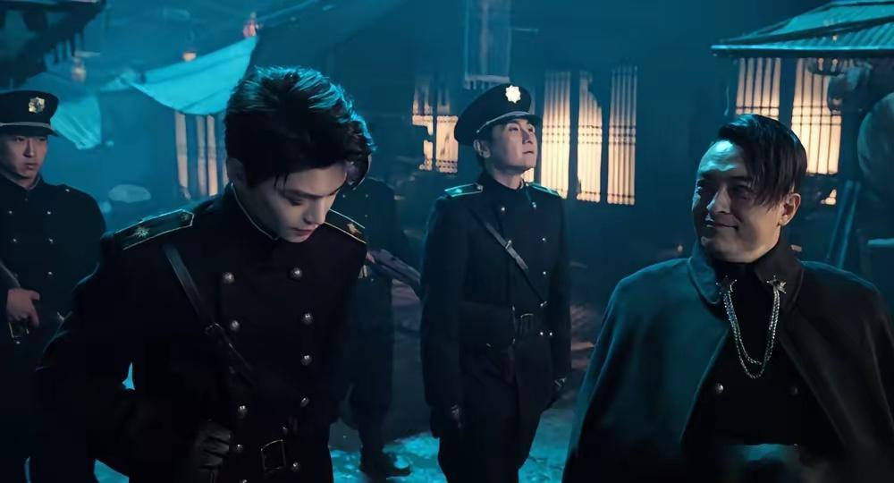 《南部档案》这剧太疯了，丁禹兮演的张海虾，前一秒还是个温润君子，后一秒直接切换成