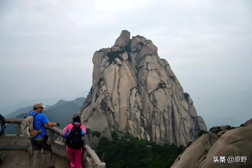 分享一张你在山里的照片天柱山之天柱峰