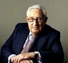 最近基辛格早年的预言又被翻了出来，老爷子当年就说，俄乌打下去，最先耗干的不是俄罗