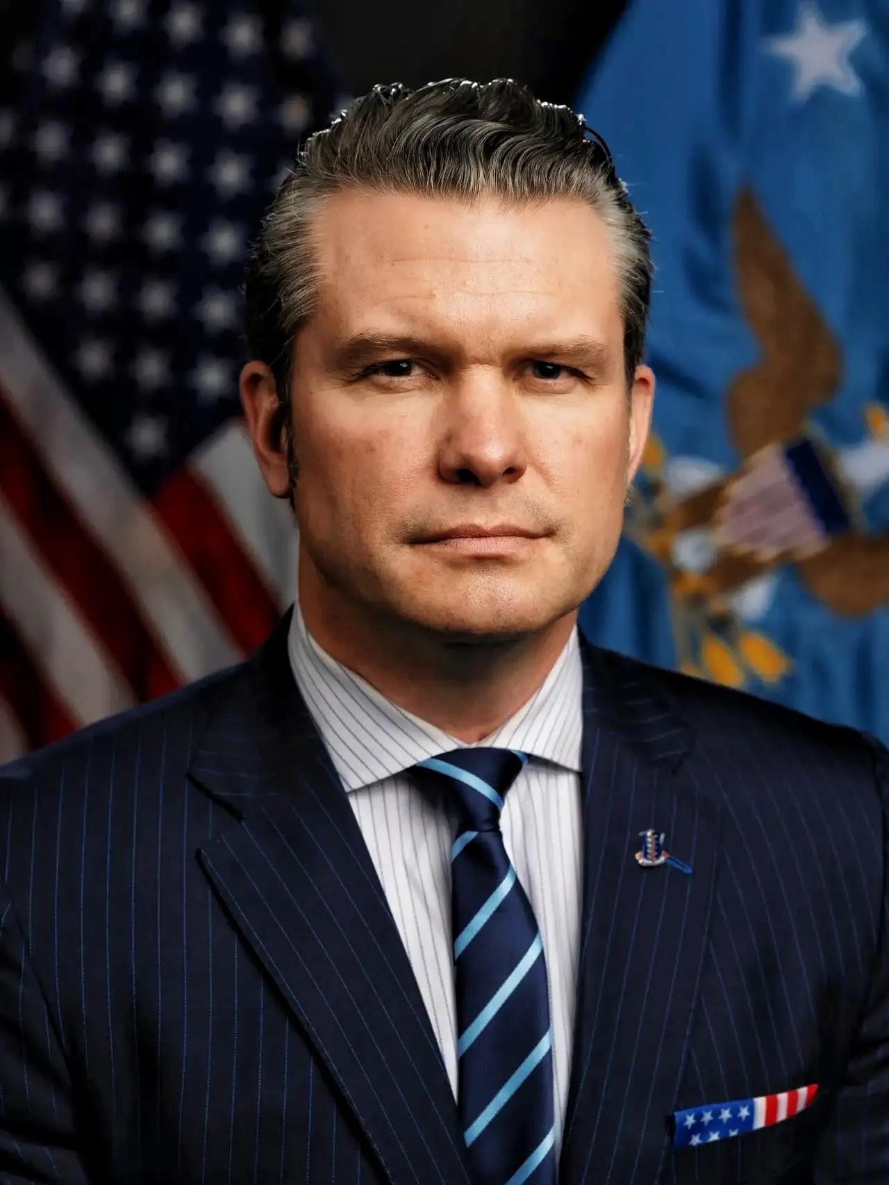 美军方传来消息！
4月20日，美军方突然宣布，前一天在阿曼湾武力扣押的伊朗货船船