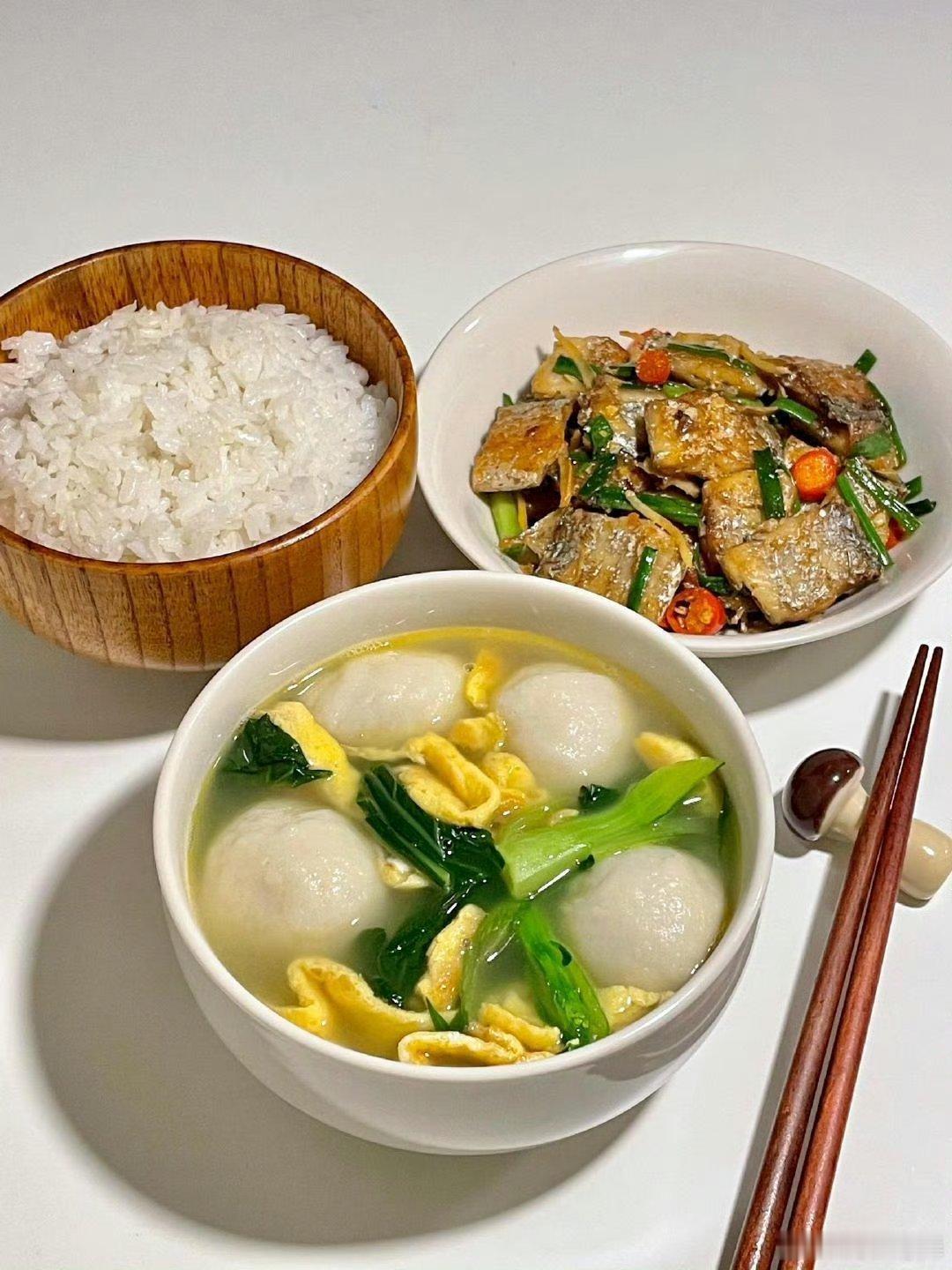 馋师 早上好呀，又是炎热的一天，注意防暑降温，记得好好吃早饭呀 