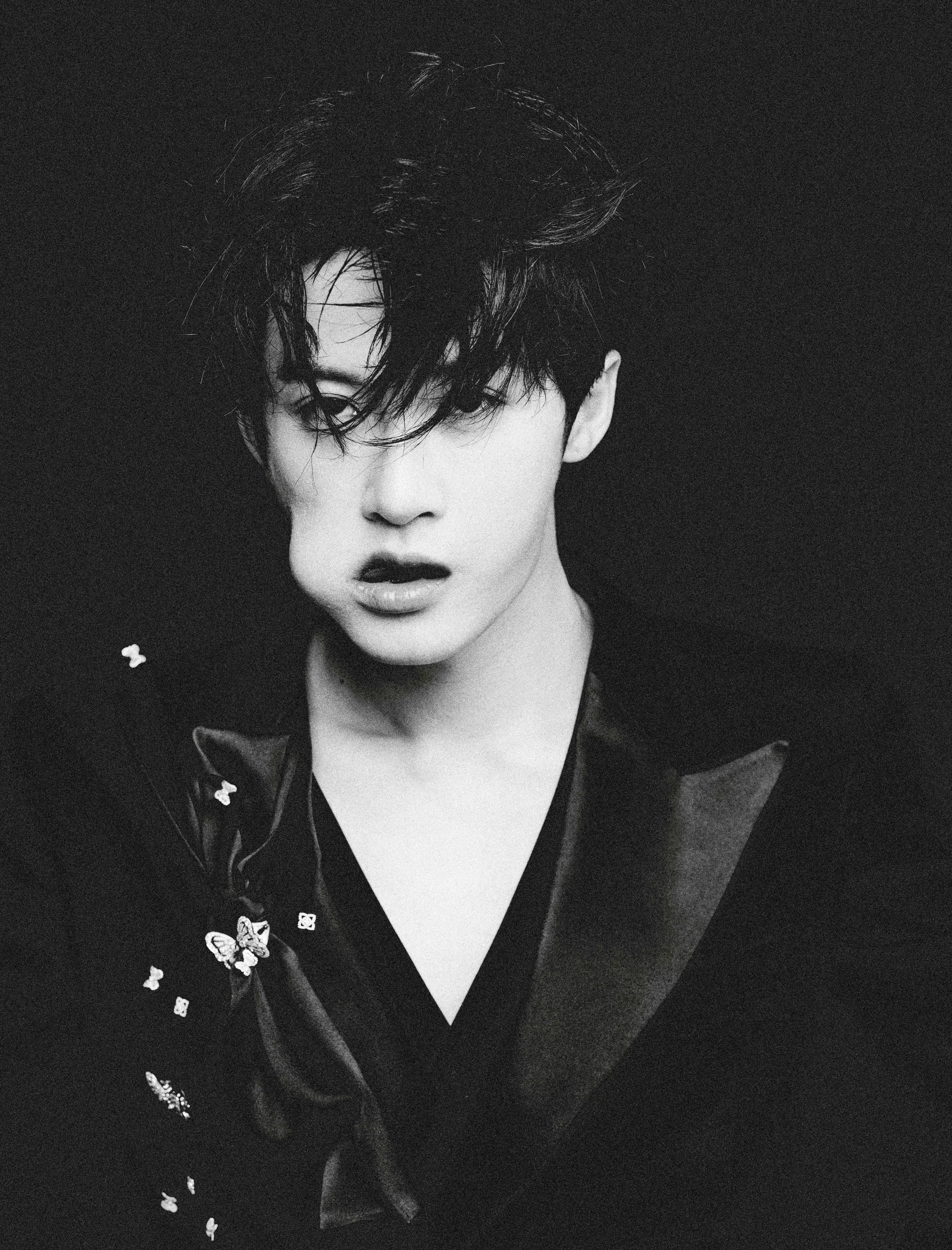 檀健次腾讯视频星光大赏出发图来了！ 星光大赏出图 檀健次把出发图当时尚杂志拍