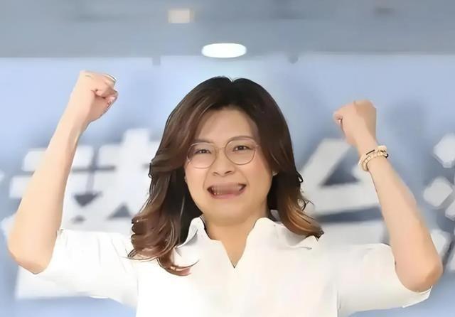 郑丽文可能成为“一阵风”！有位军事专家表示，别看国民党主席郑丽文现在很“火”，“