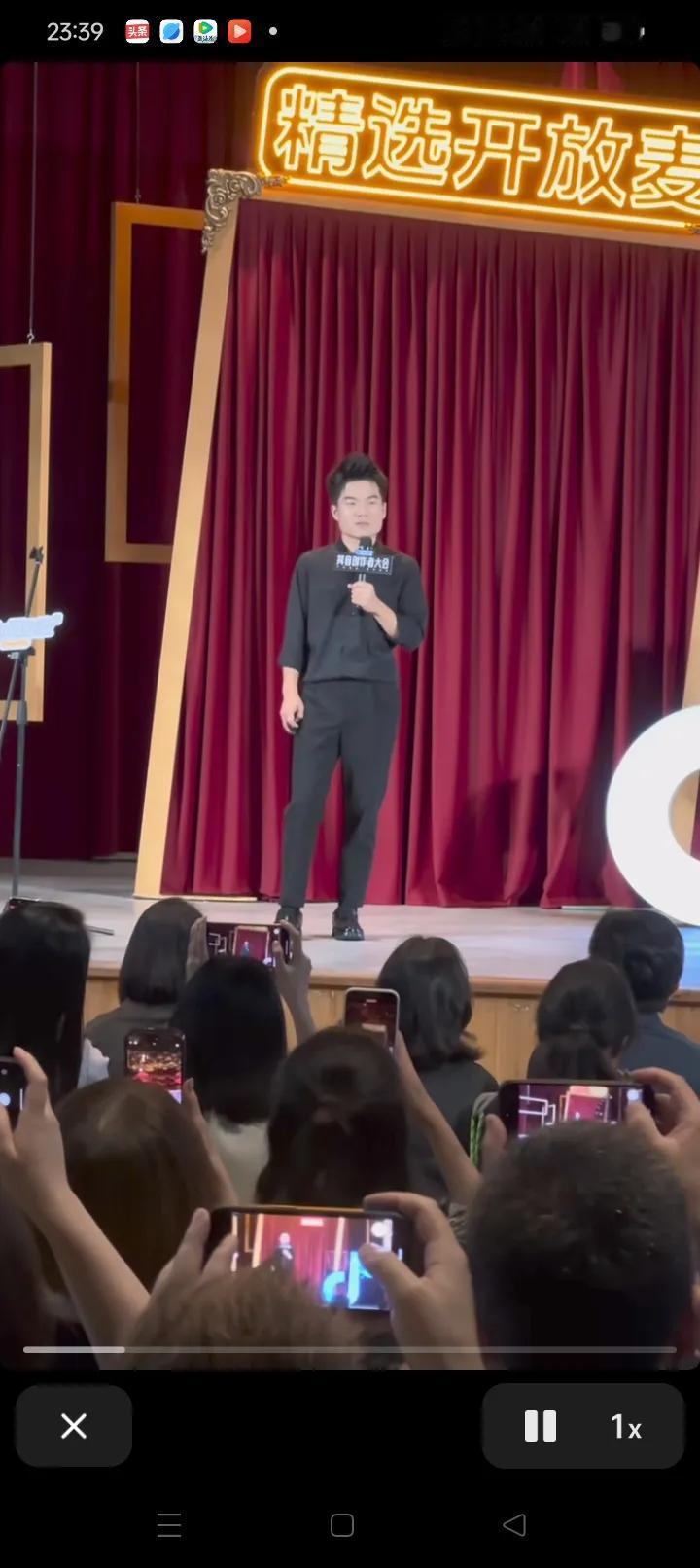 董宇辉今天演讲提到
经常会有老师说你们这个班
是我带过的最难沟通的班级
这题这么