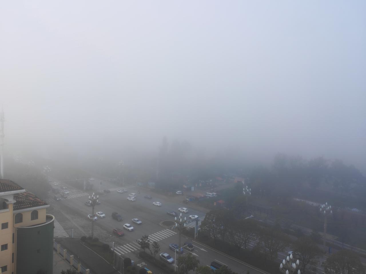 以前工人是牛马,现在是什么?现在当家做主人。
矿山是我们的，中石油中石化是我们的