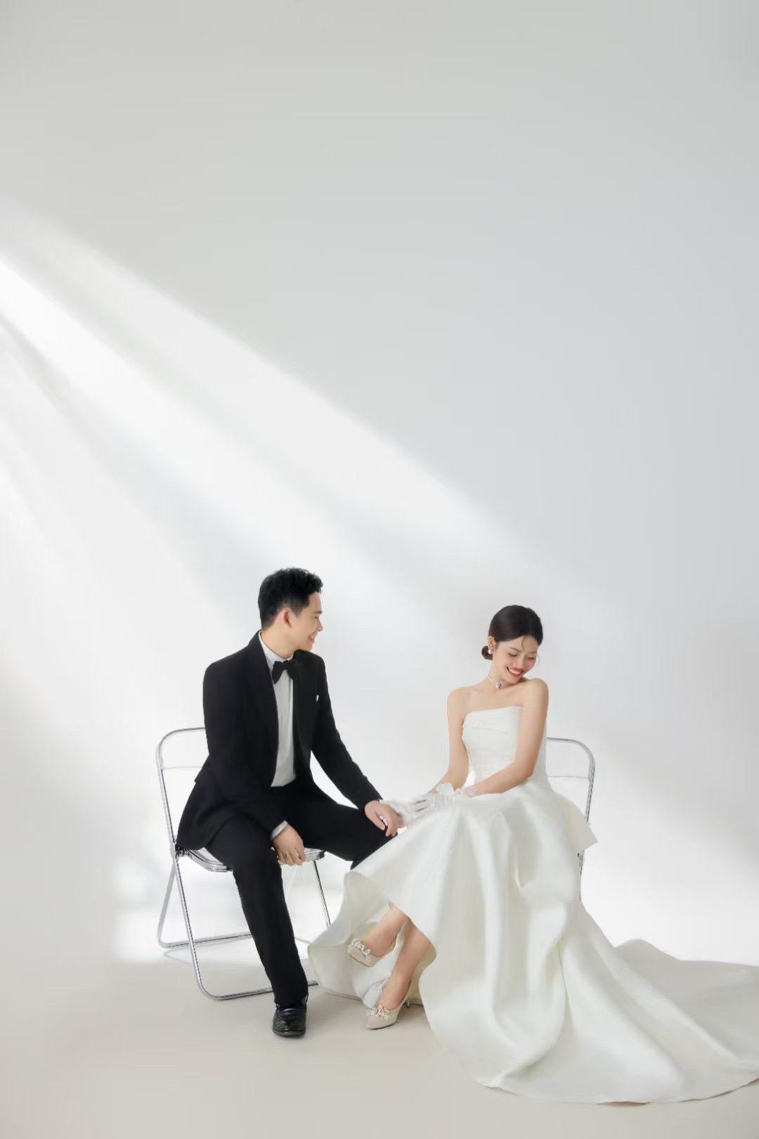 婚纱照 内景拍摄 光影婚纱照 美出高级感 简单高级