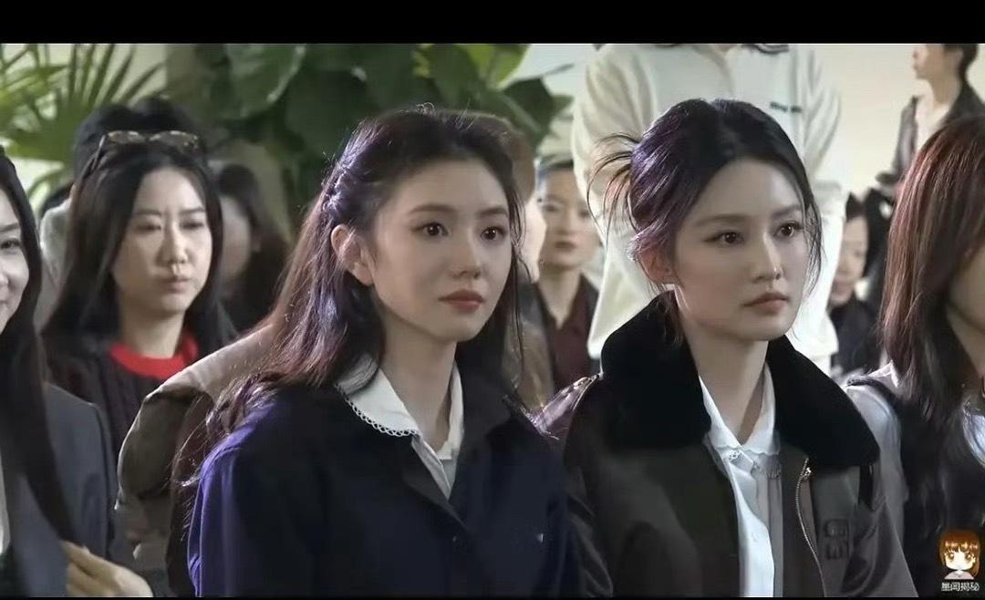 李沁、刘浩存同场活动生图 