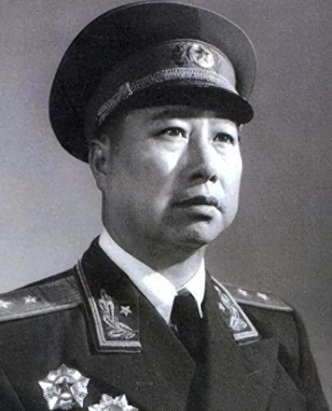 1954年开国中将原配妻子去世前为何劝亲妹妹嫁给自己的丈夫？当时岳父又是如何回应