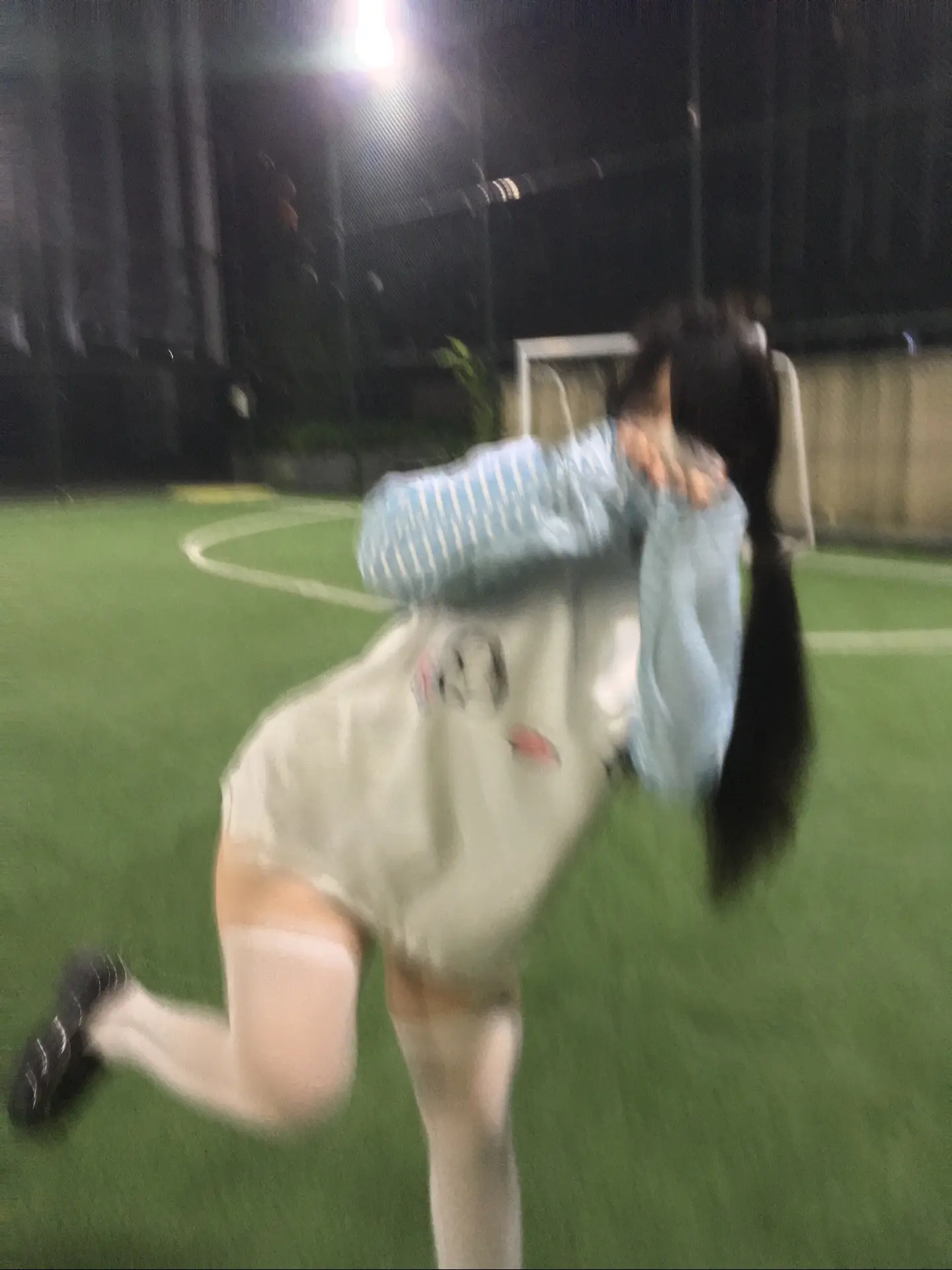 风好大 想和你通电话