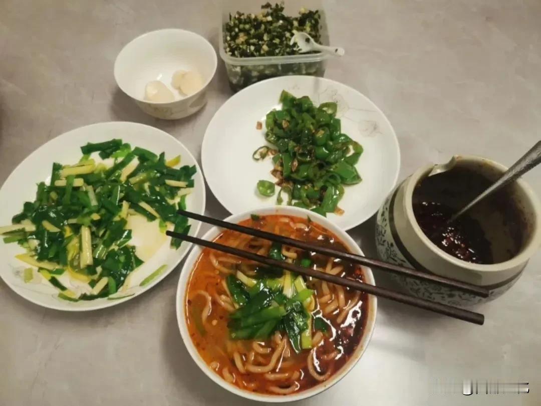 在陇西，一碗浆水面的仪式感

木门月

年过罢，作别亲戚朋友，看到搁在窗台上的半