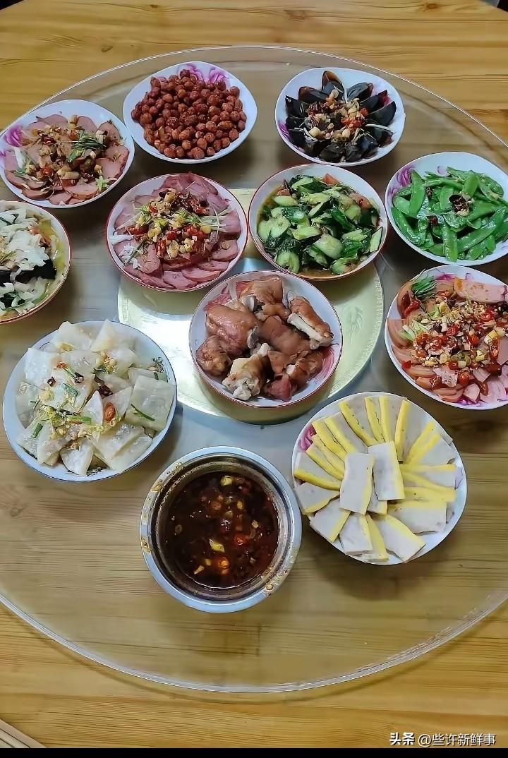 标准的穷人饭，一桌花不了二百块