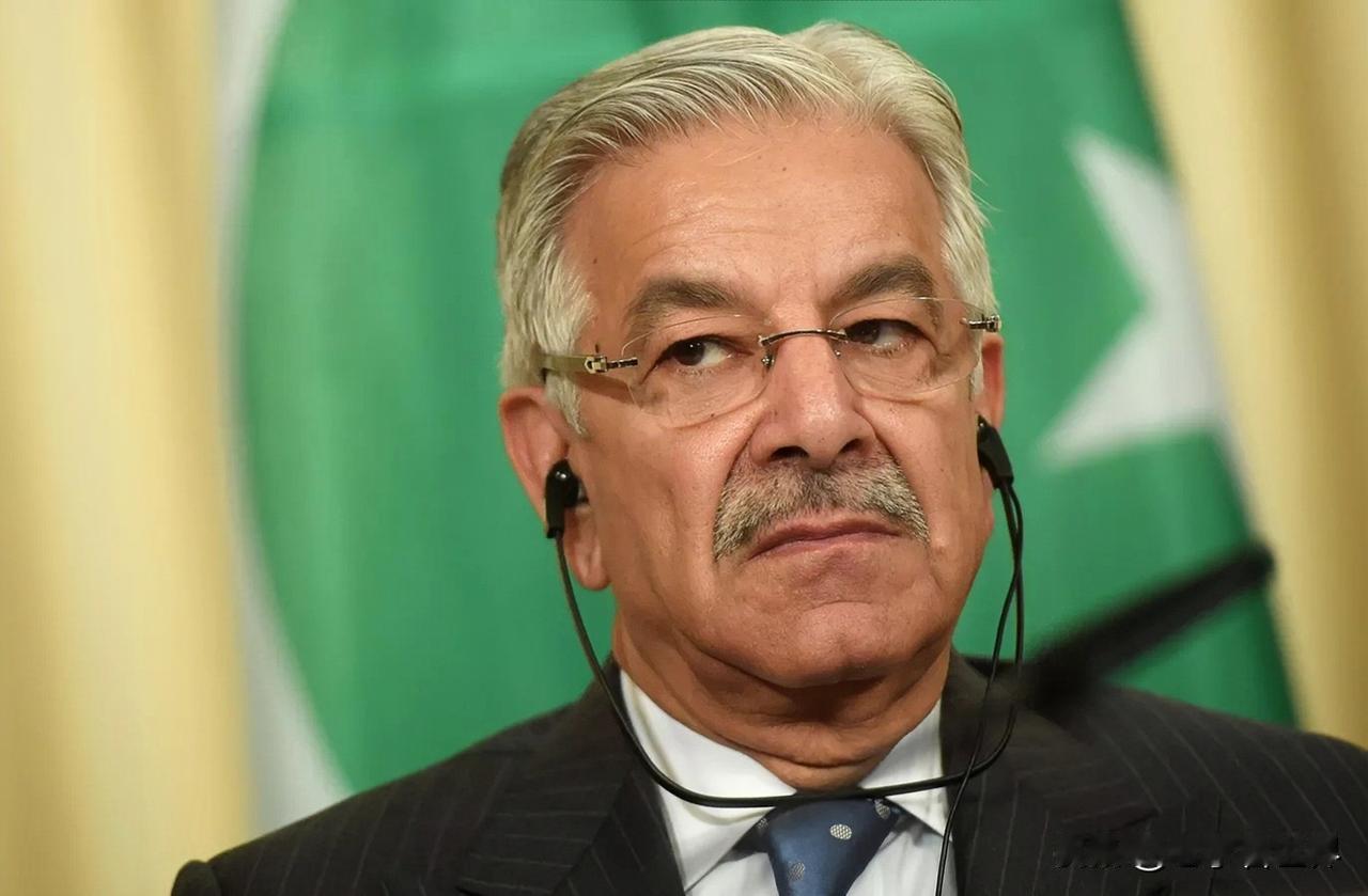 【巴基斯坦防长：塔利班政权不代表阿富汗】
伊斯兰堡时间爱你2025年11月2日，