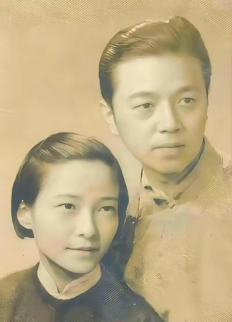 1939年，孙凤竹拖着肺病，嫁给张兆和的弟弟张宗和。洞房花烛夜，她吐了血，忍不住