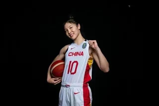 总决赛内蒙古0：1四川，一战让张茹中国女篮最强球员展现无遗！战四川内蒙农信李缘，