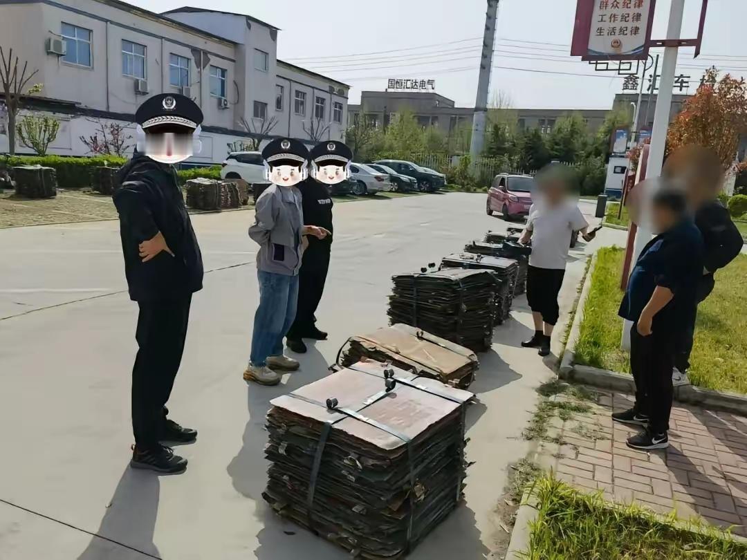 价值323万铜料“失踪”！台州警方千里追击，跨省擒贼追回全部损失
 
“警察同志