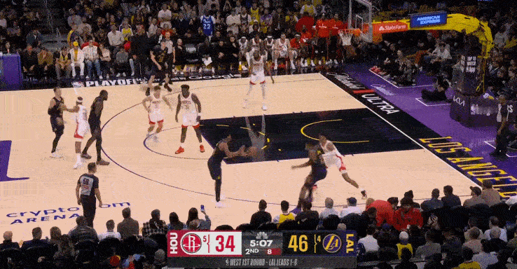 火箭被斯玛特射穿了，半场9中6火箭vs湖人