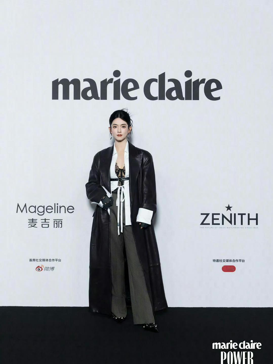 陈昊宇嘉人红毯造型，黑皮衣配性感内搭，飒爽帅气呢！！！ 